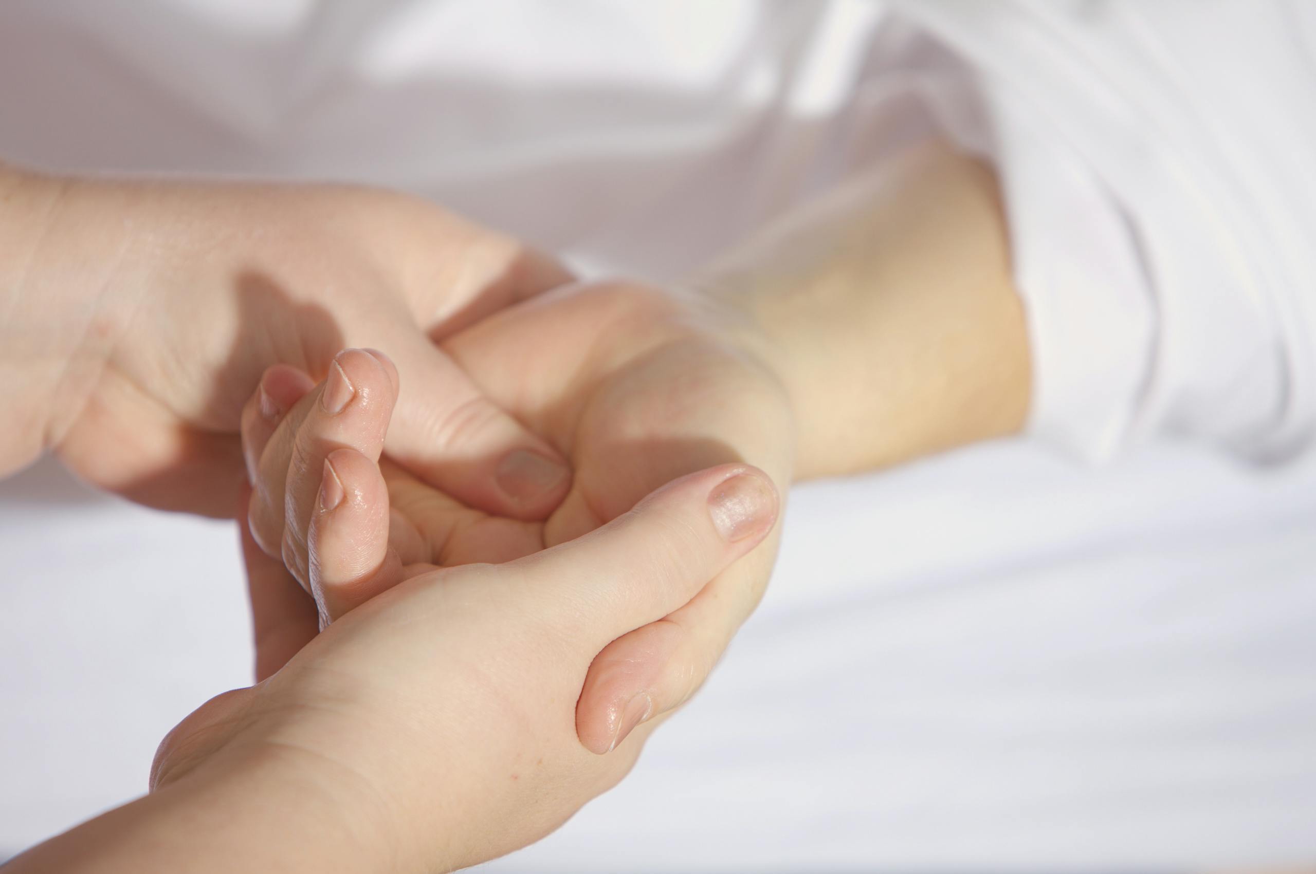 massage reflexologie main